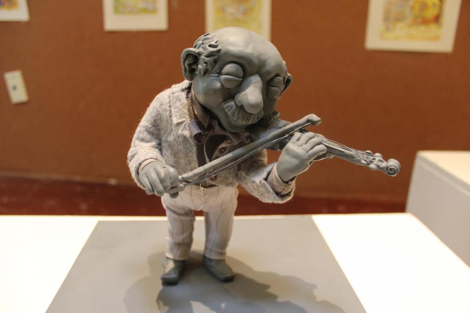 (Gold Award winning sculpture 'Old Fiddler' pictured)